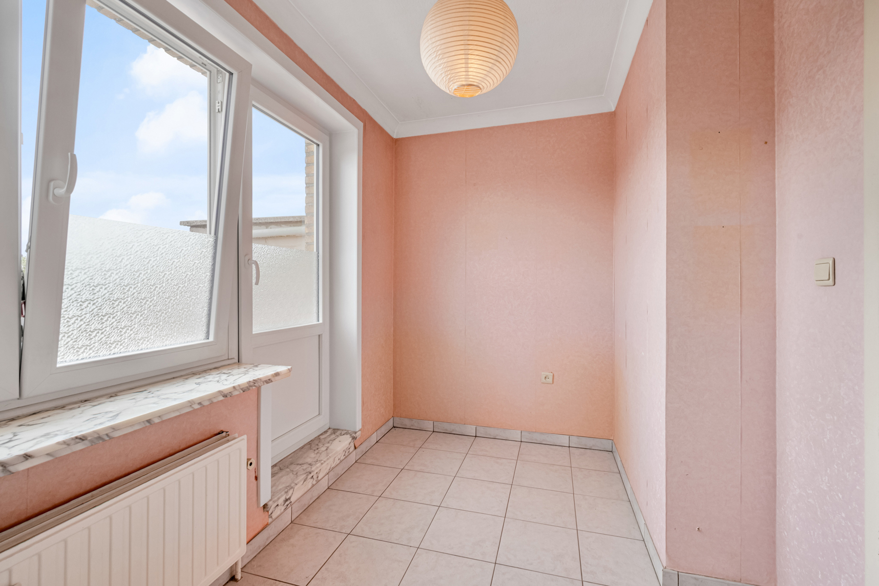 Op te frissen appartement met 2 slaapkamers en terras - foto 5