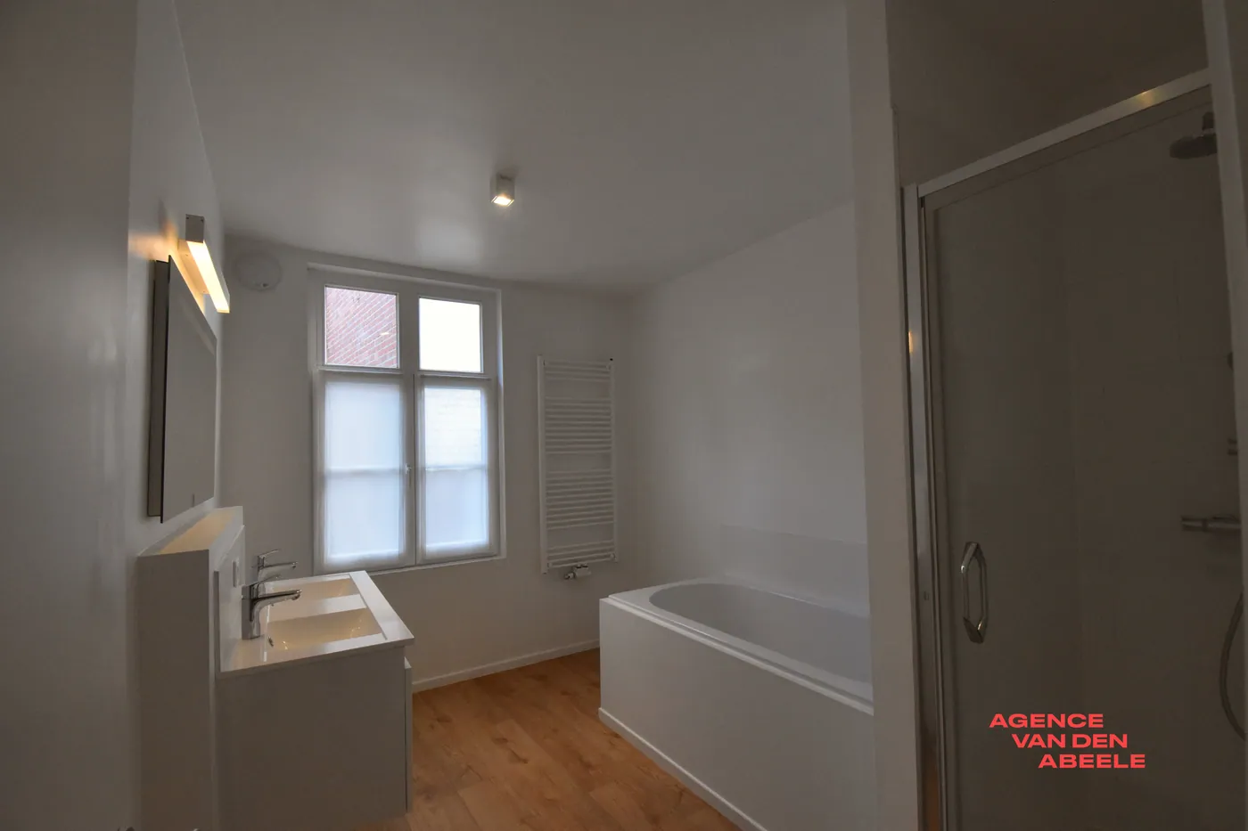 Charmante 2-slaapkamer woning met stadskoer in het hart van Brugge - foto 4