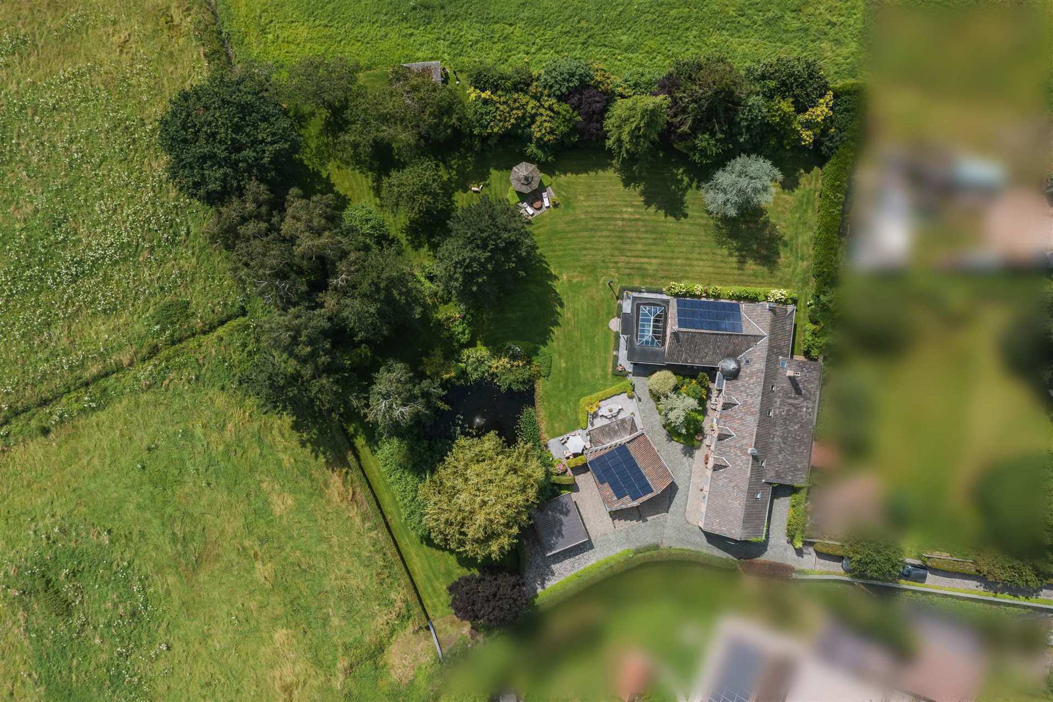 Prachtige (tweewoonst)hoeve op 1,7 ha met unieke ligging  - foto 2