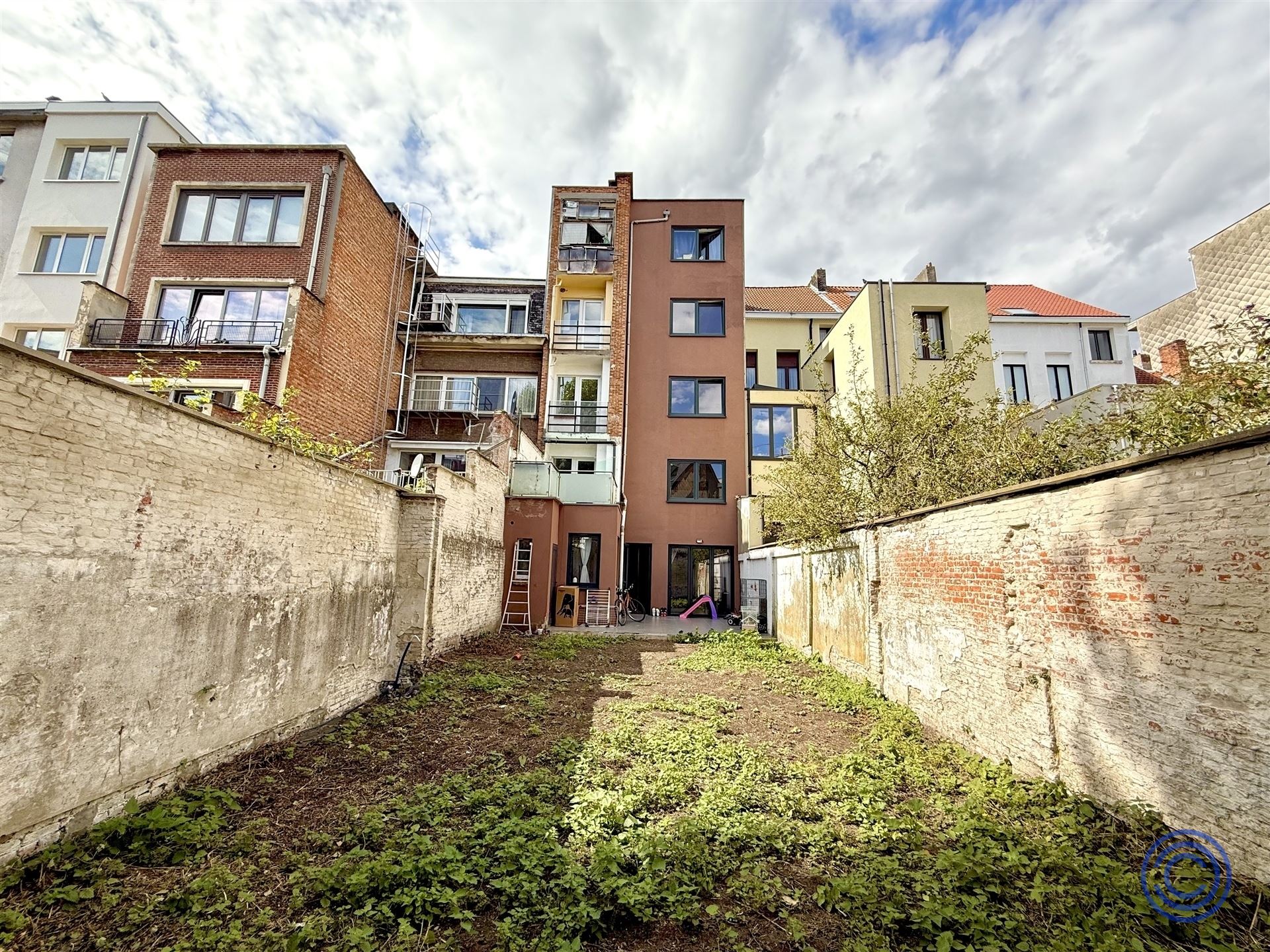 Zeldzame vondst! 2-slpk appartement met 107m² buitenruimte! - foto 3