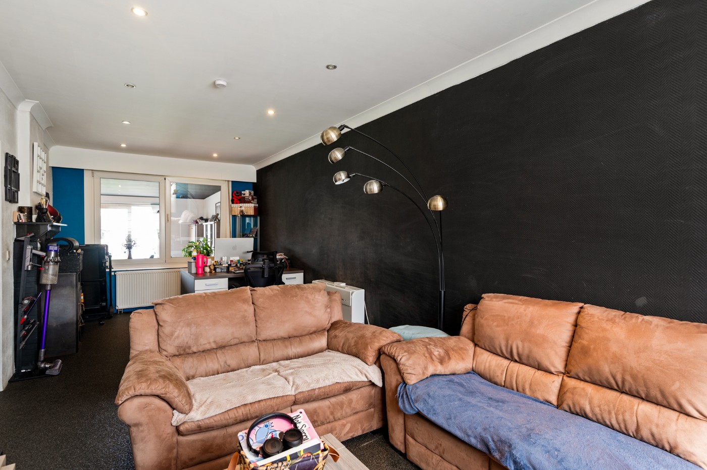 Ruime woning met 3 à 4 slpk., garage en oprit op een perceel van 702 m² - foto 3