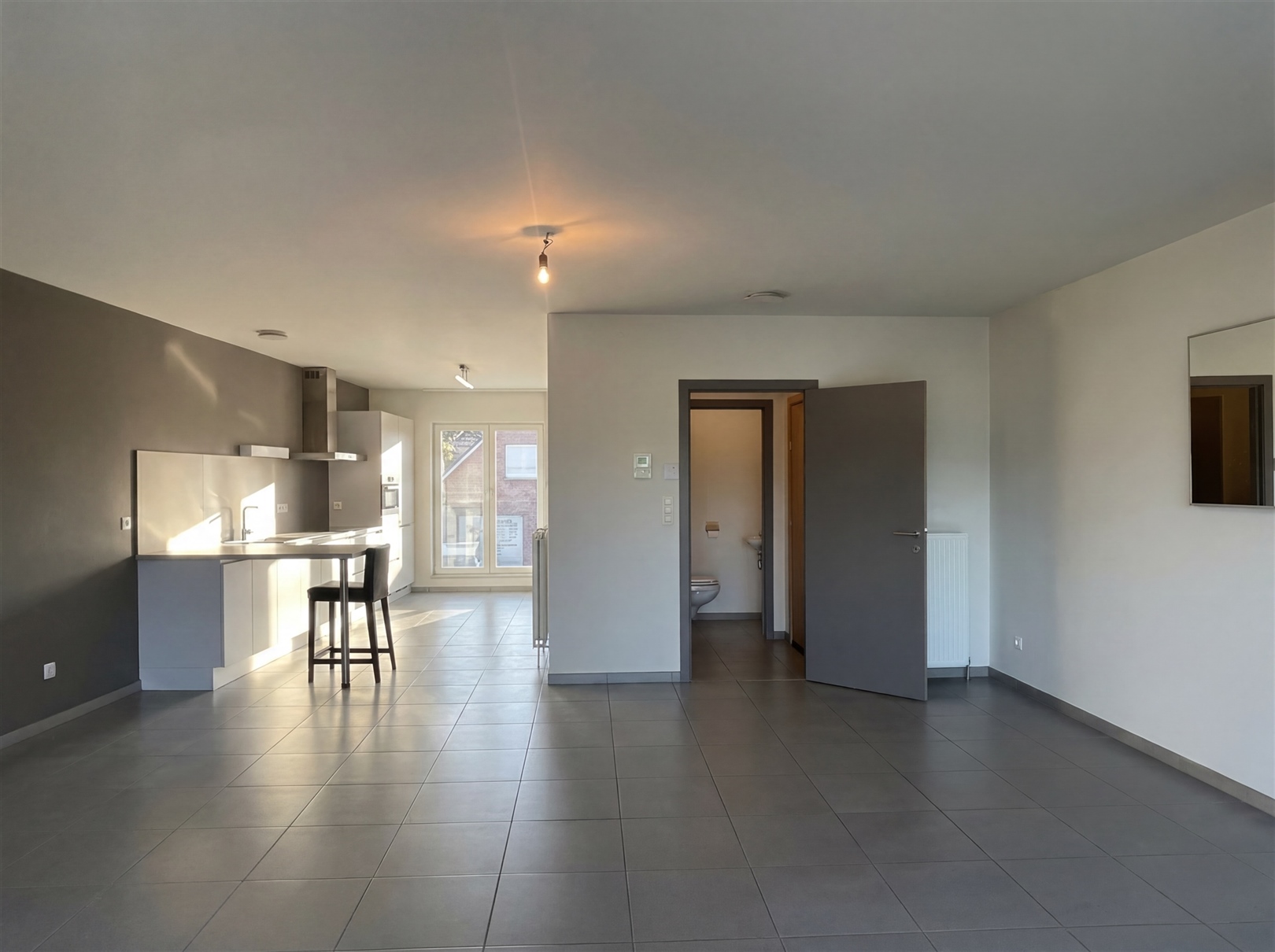 Instapklaar duplex 3-K appt met terras, garage en kelder! - foto 5