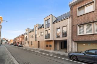 [[ DIT PAND NEEMT DEEL AAN DE ERA OPEN HUIZEN DAG OP 14/3 VAN 9:30 TOT 10:30 ]]Te koop: modern gesloten appartement in het centrum van Lebbeke, op...