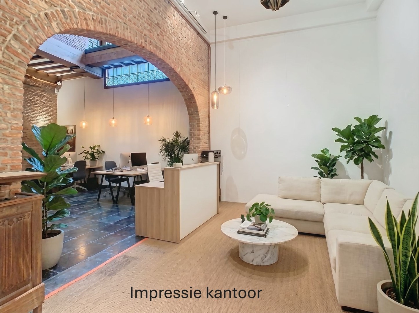 Handelsruimte 100m² in Hartje Antwerpen op steenworp van de Kathedraal. - foto 1