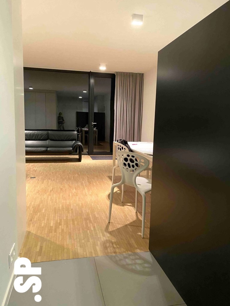 Centraal gelegen, instapklare studio met terras en privatieve autostaanplaats.  - foto 3
