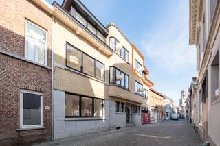 Ruim en luxueuze duplex appartement van 129 m². (waarvan 27 m² terras)Residentie Salus, een voormalige dokterswoning die met oog voor detail en...