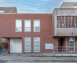 Ontdek dit instapklare en verzorgde gelijkvloers appartement, gelegen in een recente residentie (bouwjaar 2010).Dankzij het gunstige EPC en de...