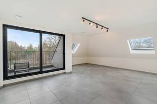 ✨ Instapklaar, ruimte en energiezuinigheid in één penthouse.Deze penthouse (loft-appartement) met een bewoonbare opp van 167 m² biedt een...