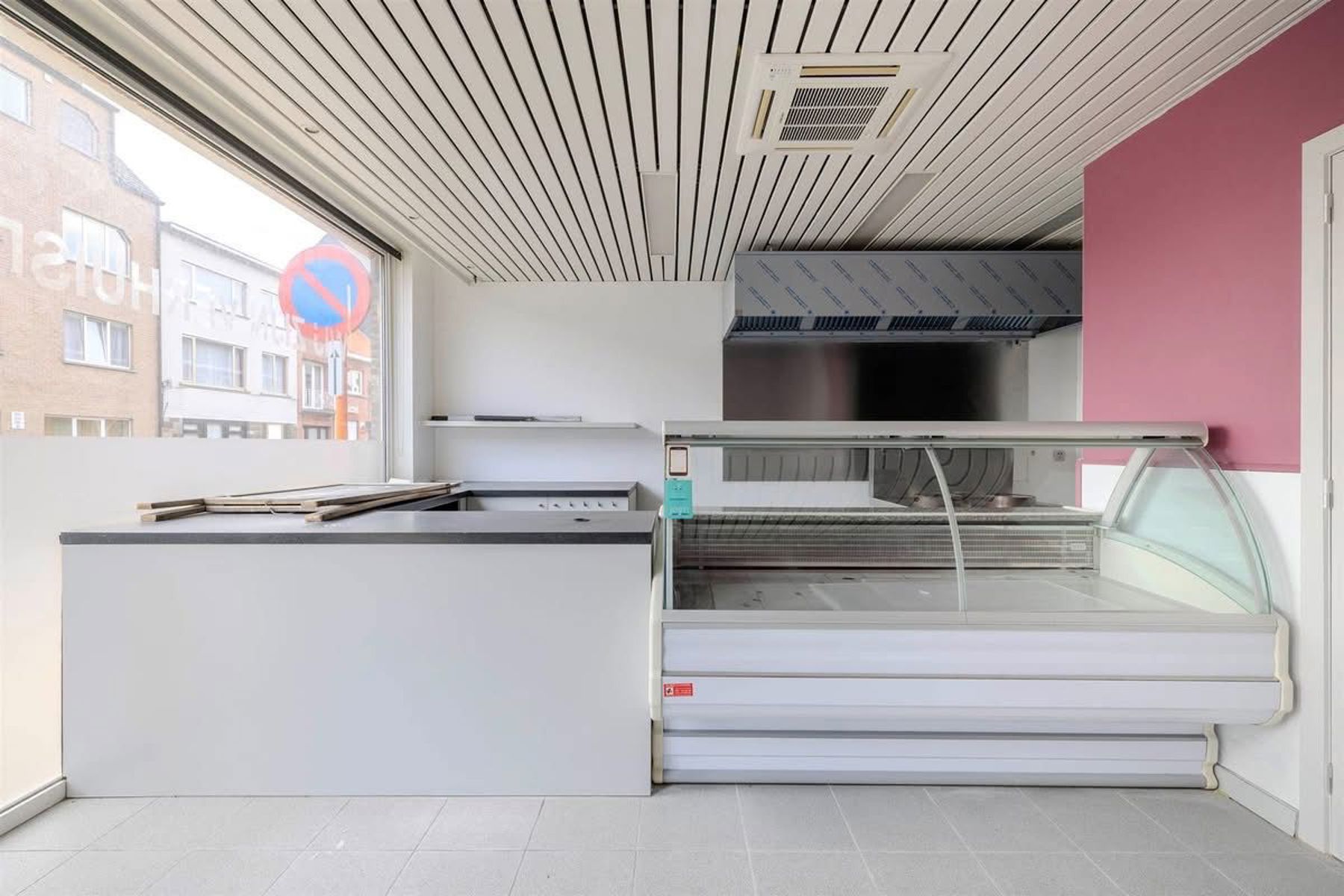 Handelspand (52m²) met garage en parkeerplaats te Geel!! - foto 4