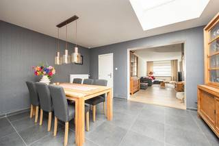 Spacieuse maison prête à être emménagée avec 3 à 4 chambres à coucher, jardin et sous-sol à proximité de Rivierenhof. Vous cherchez une maison  dans...