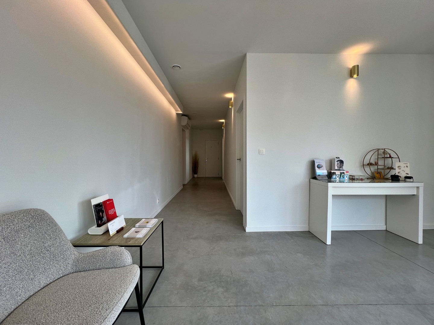 Instapklaar handelspand / praktijkruimte met uitstekende zichtbaarheid te Lievegem - foto 4