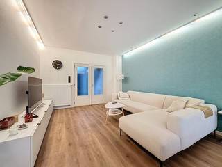 The house is located in a quiet residential area with lots of parking in the center of Merksem near shops, public transport, schools,... The house...