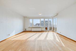 Cet appartement d'angle à vendre est situé le long de la Graaf d'Ursellaan à Knokke-Heist et offre une opportunité unique pour ceux qui...