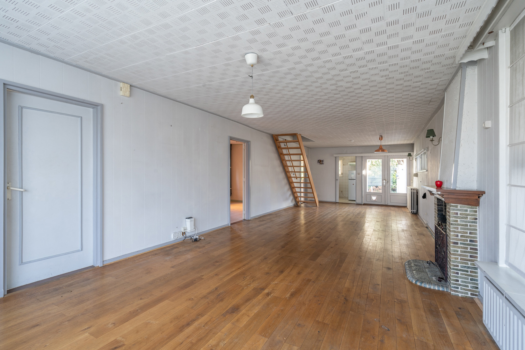 GEZINSWONING MET GROTE TUIN, GARAGE EN POTENTIEEL - foto 5