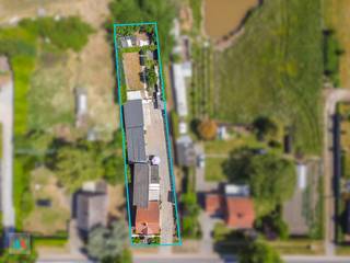 Bent u op zoek naar een instapklare, vrijstaande woning met veel ruimte, comfort en een grote tuin? Deze charmante open bebouwing in...
