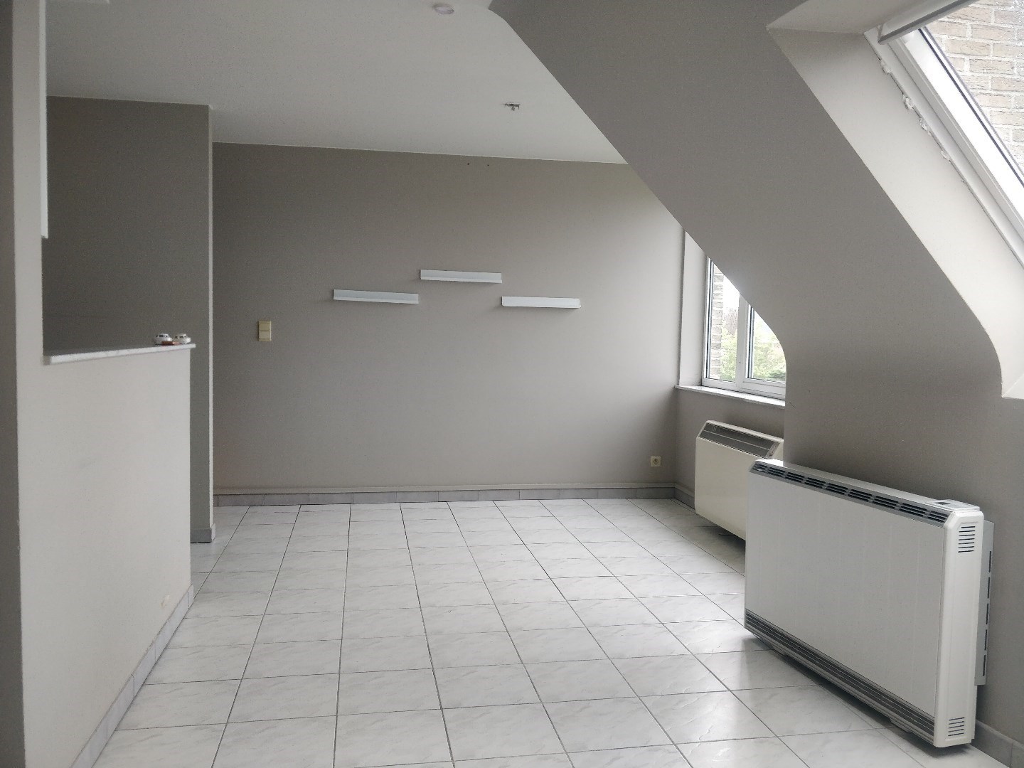 Duplex-appartement te Lokeren op tweede verdieping - foto 3