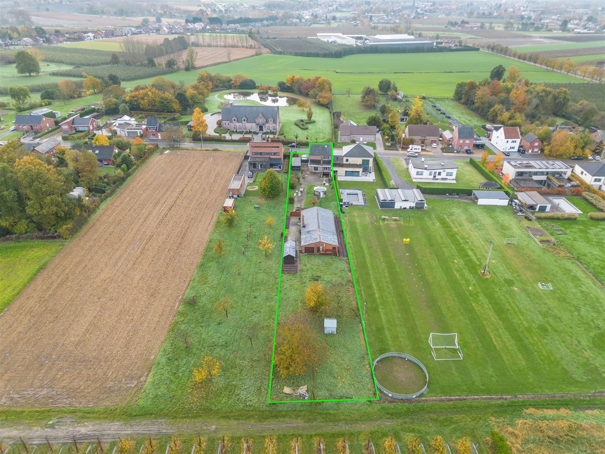 RUIME GEZINSWONING BOORDEVOL POTENTIEEL IN NIEUWERKERKEN  - foto 3