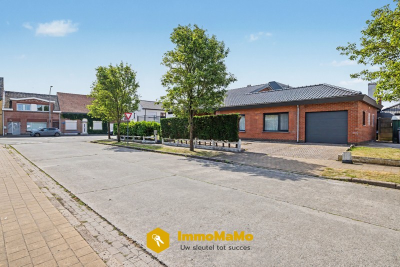 GEZINSWONING MET 3 SLAAPKAMERS EN DRESSING IN WACHTEBEKE TE KOOP - foto 5