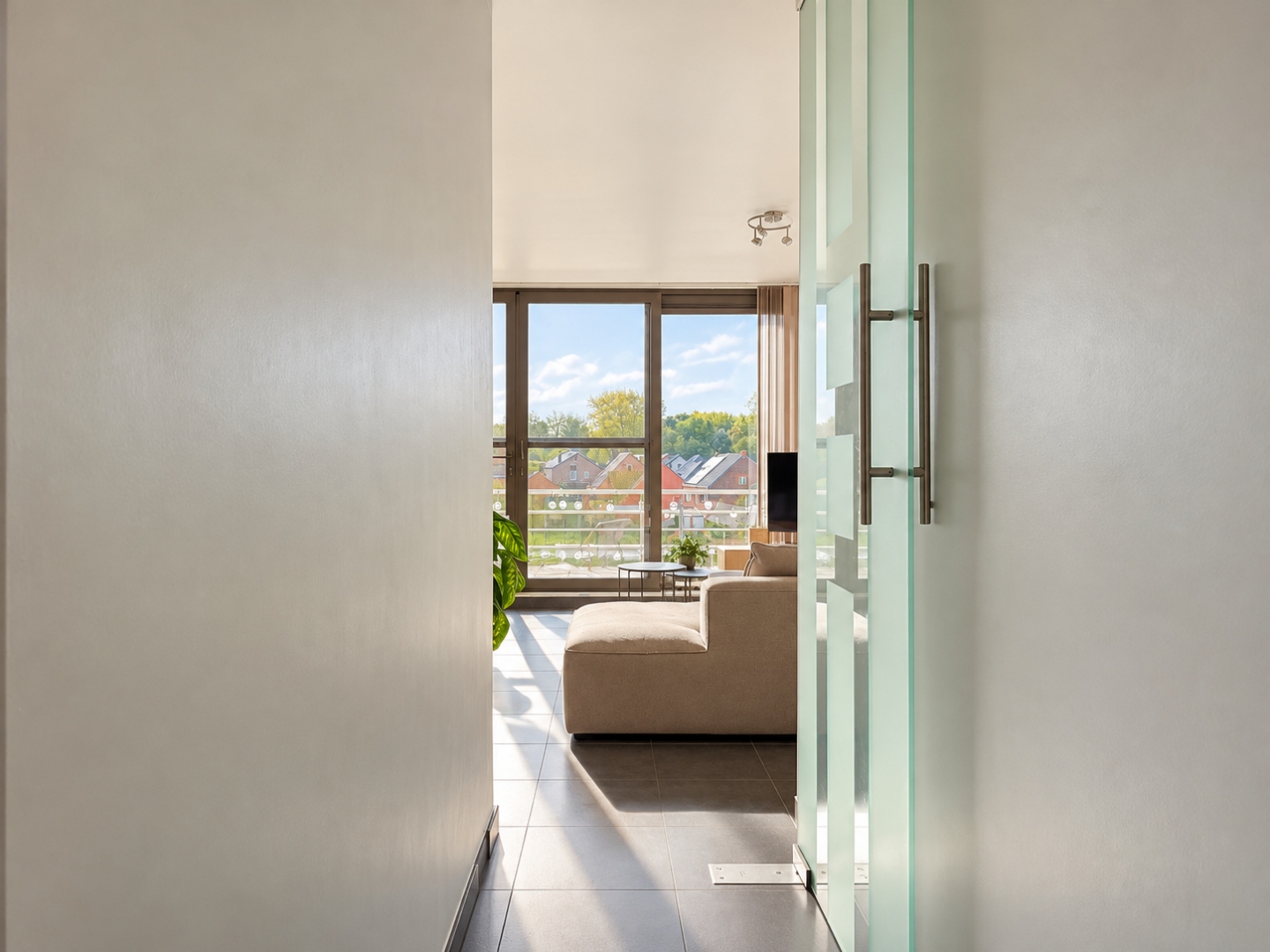 Te koop, Energiezuinig dakappartement met 2 slaapkamers en zonnig terras te Sint-Lievens-Houtem! - foto 4