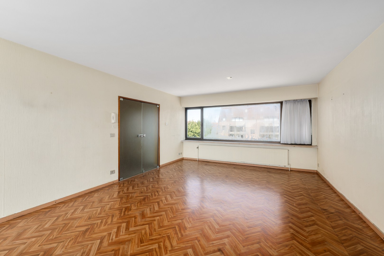 Te renoveren lichtrijk appartement met garage te Kristus-Koning (Brugge) - foto 5