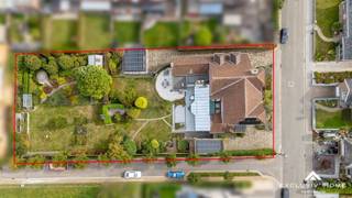 Deze authentieke en ruime woning (615 m²) bevindt zich in een rustige, groene wijk in een deelgemeente van Asse, met vlotte verbinding naar...