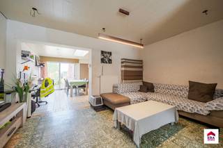 OVER DE WONINGDeze charmante gesloten bebouwing met een bewoonbare oppervlakte van 143 m² biedt alle ruimte voor een comfortabel gezinsleven. De...