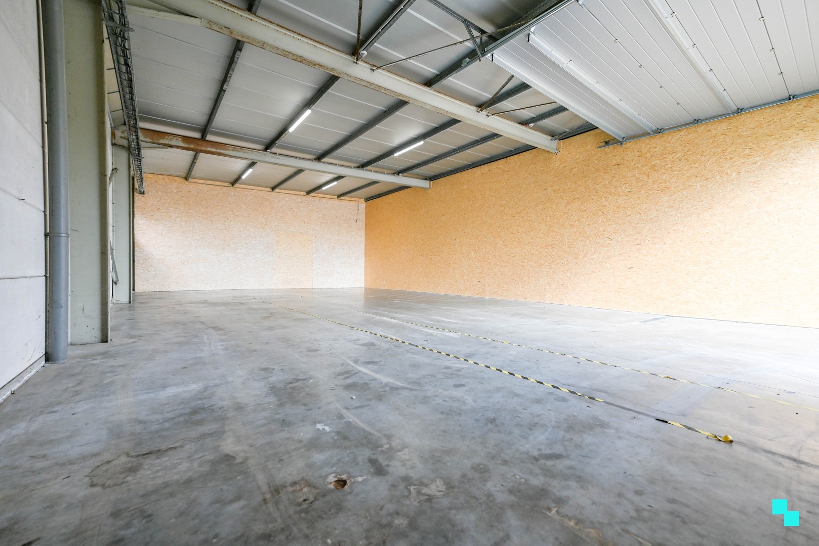 Loods van ca. 192 m² te Sint-Eloois-Winkel - photo 5