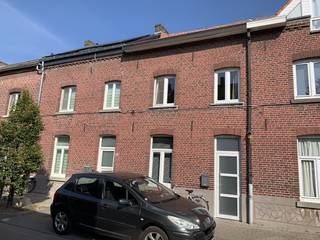 Deze gezellige woning met 3 slaapkamers is gelegen op de Hovenstraat nabij het centrum van Hasselt. Winkels, school, restaurants,... op...