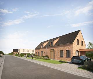 Langs de Hovaerestraat (lot 46) in Koekelare realiseren ze deze moderne, tijdloze woning. Je woont er op een boogscheut van het centrum, op wandelafstand van winkels, scholen en openbaar vervoer. Even uitwaaien in de natuur? Dat kan in het nabijgelegen Koekelarebos en Arboretum.<br /><br />Deze energiezuinige nieuwbouwwoning omvat: een inkomhal met toilet, een woon- en eetkamer met veel lichtinval, aansluitend een ingerichte open keuken - berging. Op de verdieping: 3 slaapkamers - een badkamer met inloopdouche, wastafel en toilet - wasruimte/bergruimte. Een zolderverdieping op verdiep 2. De woning heeft ook een oprit en tuin om volop te genieten!<br /><br />Het gebruik van een warmtepomp, in combinatie met vloerverwarming en zonnepanelen zorgt ervoor dat jouw toekomstige energiefactuur onder controle blijft (E10).<br /><br />Een kijkje nemen? Contacteer ons voor meer informatie.<br /><br />Deze prijs is exclusief de bijkomende kosten. Op de bouwgrond betaal je registratierechten (12% in Vlaanderen) en ereloon notaris. Op de constructie 21 % btw