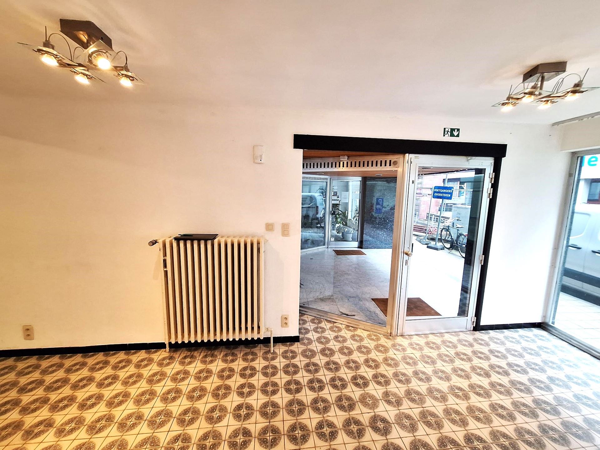 Commercial for rent in Ghent - photo 4