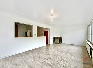 JETTE - Parc du Roi Baudoin. Dichtbij winkels en het openbaar vervoer, appartement van ± 81 m², gelegen op de 2e verdieping van een gebouw...