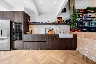 Unieke knappe HEEL BIJZONDERE RECENTE  LOFT met hoge plafonds in beton en een uitzonderlijke indelingHal ingemaakte kast, wasplaats ,aparte w.c.,...