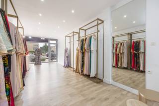 INDELING:Het pand maakt deel uit van een verzorgd kleinschalig gebouw van vier verdiepingen.De volledige renovatie in 2021 zorgt ervoor dat het pand...