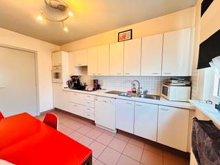 Toppertje in zijn segment !!!dit appartement heeft een terras van 25 m²bestaande uit inkom, woonkamer met keuken, 2 slaapkamers en badkamer, berging...