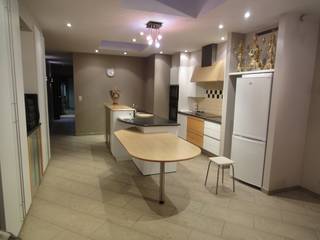 Deze eigendom is centraal gelegen in de Stationsdreef 205, ingedeeld in 2 appartementen en steeds vlot verhuurbaar.--> Appartement gelegen op het...