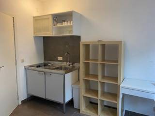 <span><strong>**STUDENTS/PHD ONLY**</strong></span><br /><br /><span>This f</span><strong>ully renovated studio</strong><span> apartment is located on the fifth floor of Residence 'T Tientje. It's fully furnished and features a </span><strong>new kitchen</strong><span> and </span><strong>bathroom</strong><span>. The residence boasts an excellent location, close to various campuses, amenities, and much more.</span><br /><br /><span>Looking for a quiet place to study? Then this is the place for you!</span><br /><br /><span><strong>Interested in a site visit? Call 0470 59 65 44 or verhuur@connect-immo.be</strong></span><br /><br /><span>Rent: €675 + €110 (provisions for electricity, heating, and water) + private internet</span><br /><span>Immediately available!</span>