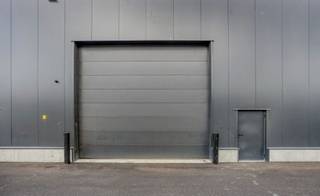 INSTAPKLARE KMO-UNIT VAN 400M² GELEGEN OP HET INDUSTRIETERREIN EUROPARK TE LANAKEN.KENMERKEN- Oppervlakte gelijkvloers: 430,00m².- Gepolierde...