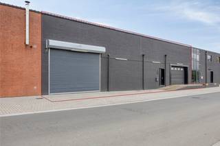 Op zoek naar een perfect gelegen bedrijfsruimte met uitstekende bereikbaarheid en zichtbaarheid?Ontdek dit veelzijdige bedrijfspand van ca. 312 m²,...