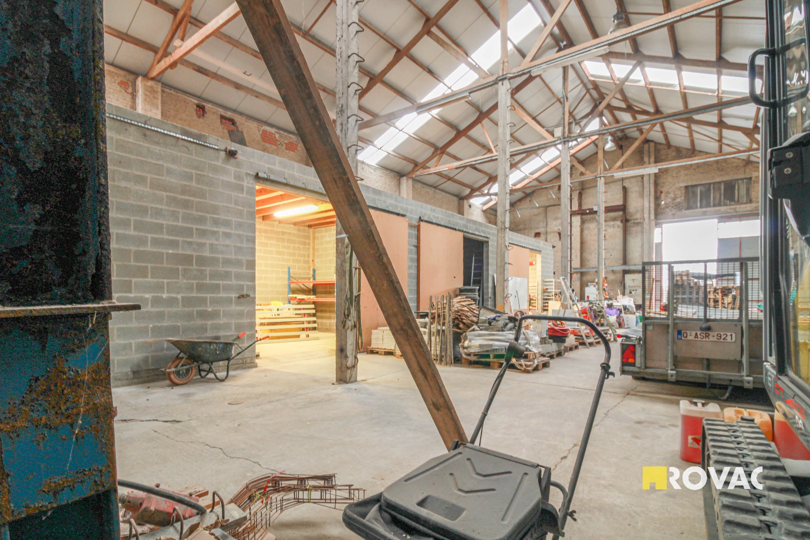 Goed gelegen magazijn met vlotte bereikbaarheid! - foto 4