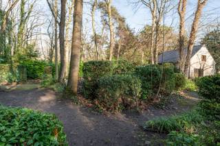 Op zoek naar een volledig gerenoveerde woning waar je volop geniet van rust en privacy? Zoek niet verder. Deze woning, gelegen aan de verharde weg...