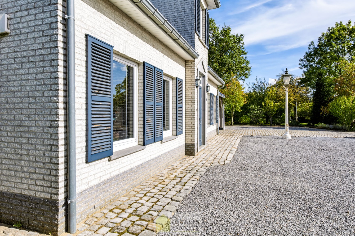 IDEALIS VASTGOED – EEN AANGENAME VRIJSTAANDE WONING OP CENTRALE LOCATIE! - foto 4