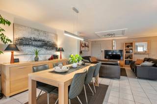 Deze halfopen woning (EPC label C) met 3 slaapkamers en prachtige landelijke verzichten is gelegen in Kuurne.De indeling van deze woning is als...