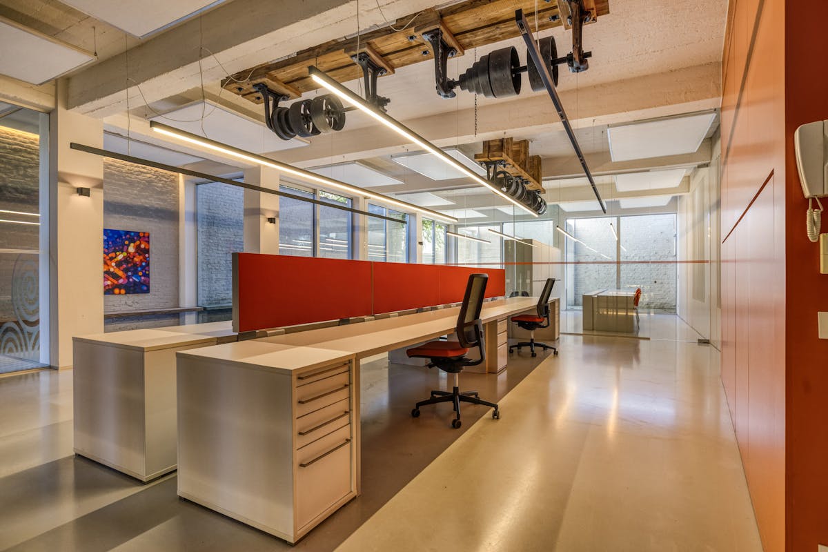 Bureau prêt à l'emploi d'environ 266 m² à vendre à Roeselare - photo 2