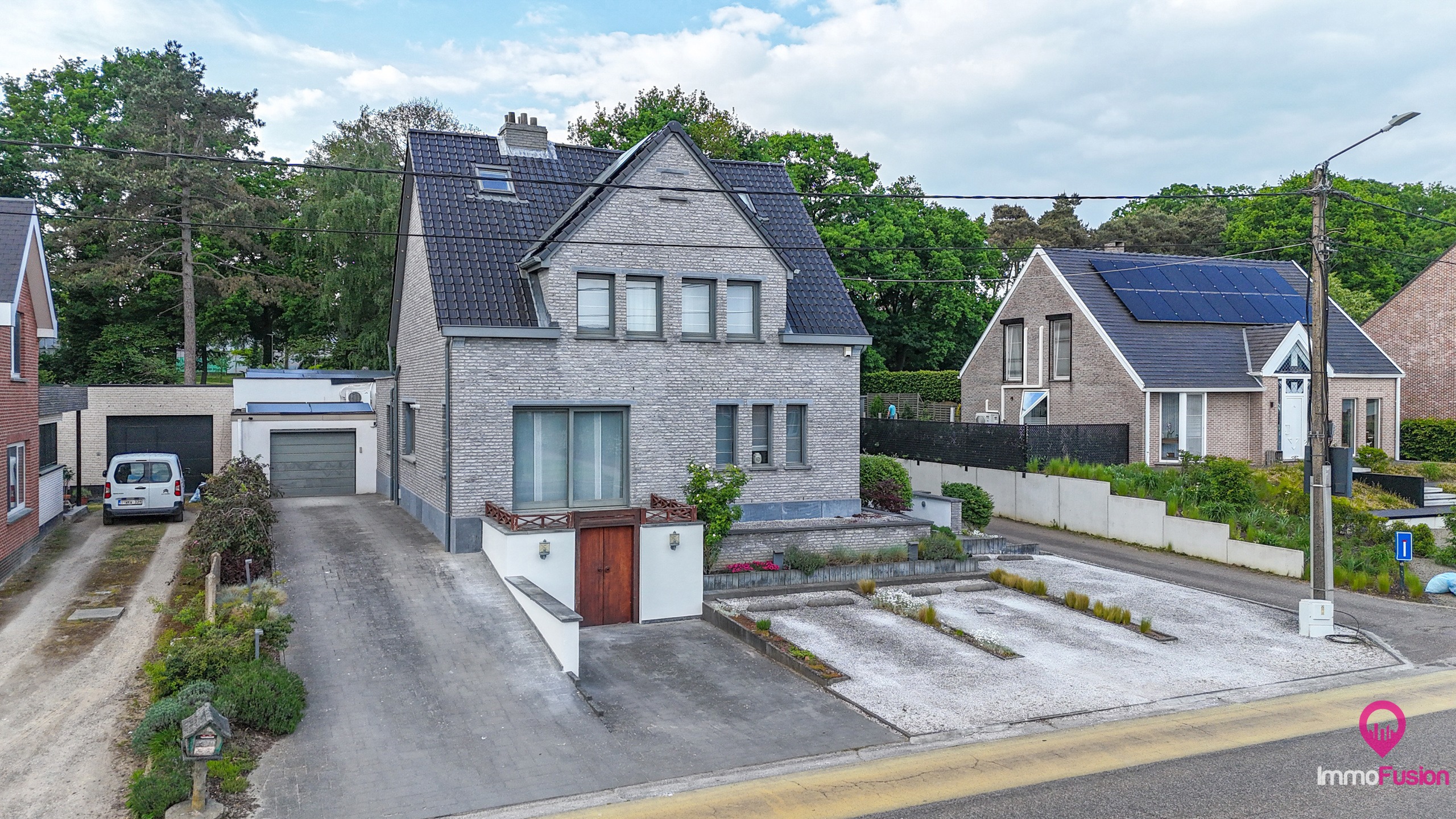 Grote, instapklare woning met 4slpk, veranda en garage! - foto 2