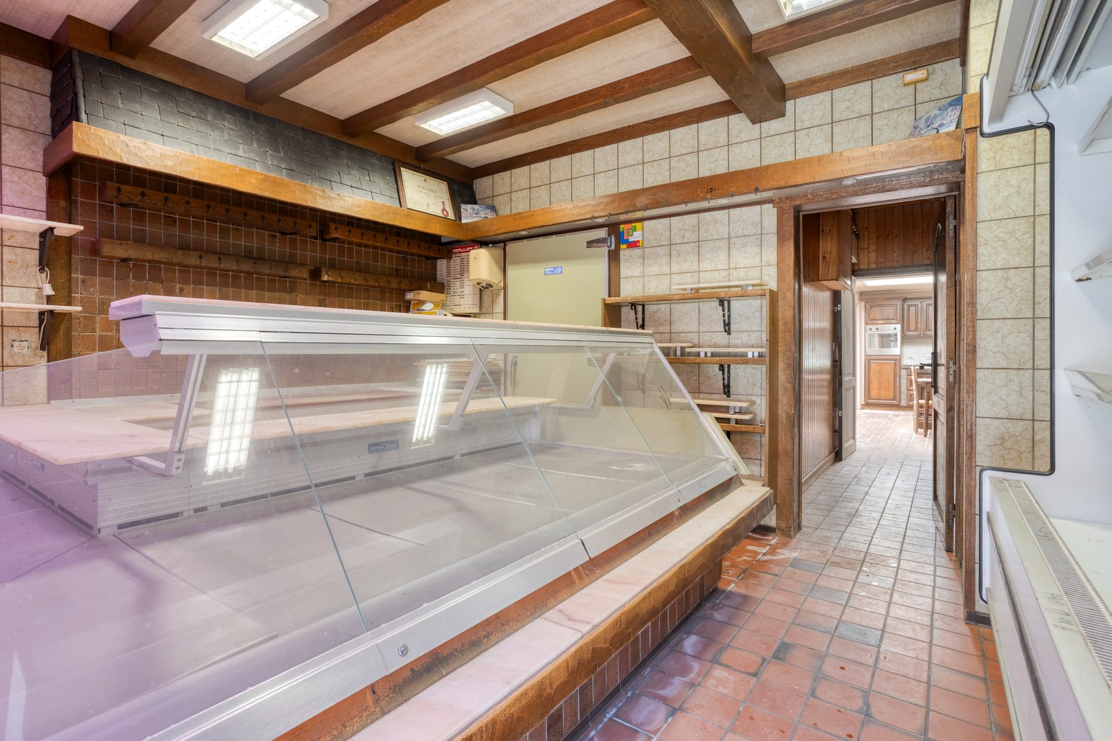 Handelsruimte met woonst en ruime garage in Rumbeke - foto 2