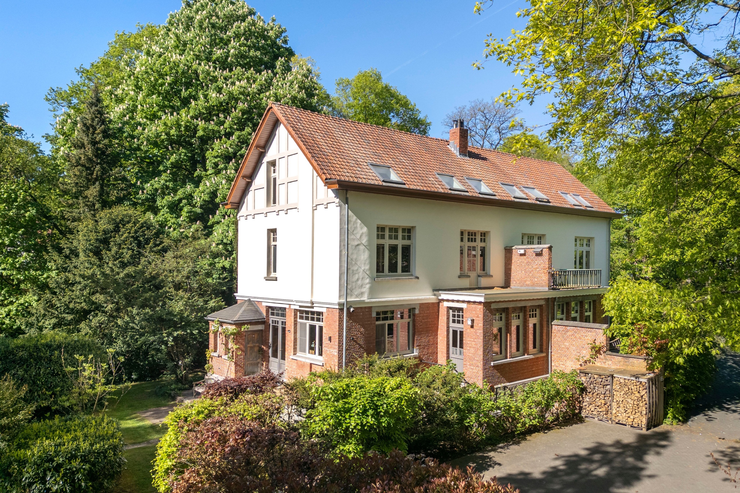 House for sale in Brasschaat with 5 bedrooms - photo 1