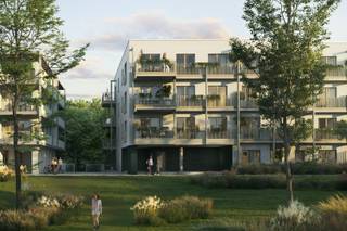 Bloei is een duurzaam doch betaalbaar nieuwbouwproject ingeplant in een groene omgeving tussen het Vossenbos en een nieuw park, ideaal voor jonge starters en vastgoedinvesteerders. Met huurprijzen variërend vanaf 800 euro per maand leveren deze nieuwbouwappartementen een bijzonder aantrekkelijk bruto huurrendement op tot wel 3%.<br />De appartementen worden gekenmerkt door hun sterke ligging dichtbij de R4 en E40, op 7 minuten fietsen van het station Gent-Sint-Pieters en op 5 minuten wandelen van de tramhalte lijn 1. Bovendien is er voor ieder appartement een ondergrondse parkeerplaats voorzien, vlot bereikbaar via de lift, met voldoende vermogen om voor iedere wagen elektrisch op te laden.<br /><br />Dit appartement op de eerste verdieping heeft een bewoonbare oppervlakte van 85 m² met een zuidwest gericht terras van 15 m². <br />Via de ruime inkomhal heeft u toegang tot een lichtrijke leefruimte met een open keuken, een eetplaats, een praktische berging en een ruime slaapkamer. Verder vindt u er een afzonderlijk toilet, een badkamer uitgerust met een ligbad, een tweede toilet en een lavabo. Ondergronds is er een private parkeerplaats voorzien met een handige berging voor extra comfort.<br /><br />De gebouwen omvatten een mix van zowel 1, 2 als 3 slaapkamers en werden getekend door ervaren architectenbureaus waarbij sterk werd ingezet op een doordachte indeling, een maximale lichtinval en ruime zonneterrassen. Bovendien is er voor ieder appartement een ondergrondse parkeerplaats voorzien, vlot bereikbaar via de lift, met voldoende vermogen om voor iedere wagen een elektrisch laadpunt te voorzien. <br /><br />Bewoners van Bloei kunnen genieten van een hoog-efficiënte warmtepomp in combinatie met fotovoltaïsche panelen, akoestische en thermische isolatie, resulterend in een E-peil lager dan E30, wat tal van voordelen biedt voor zowel uw maandelijkse energiefactuur als uw persoonlijk comfort. Vloerverwarming is er de standaard voor een optimaal ruimtegebruik. De afwerking van uw appartement kan op maat gekozen worden bij een selectie van vakbekwame leveranciers voor de keuken, sanitaire toestellen en vloerbekleding. <br /><br />Benieuwd naar dit nieuwbouwproject? Maak uw persoonlijke, vrijblijvende afspraak via gilles@landbergh.be of 09 225 25 24.