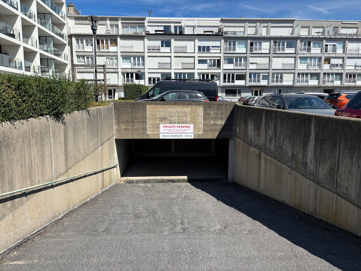 Garagebox te koop op toplocatie aan René Mouchotteplein! - foto 5