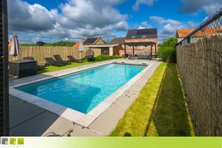 RECENTE (2023) VAKANTIEWONING VOOR 12 PERSONEN MET 6 SLAAPKAMERS, 2 BADKAMERS EN EEN ZWEMBAD, HEEL RUSTIG GELEGEN IN HET TOERISTISCHE METTEKOVEN OP...