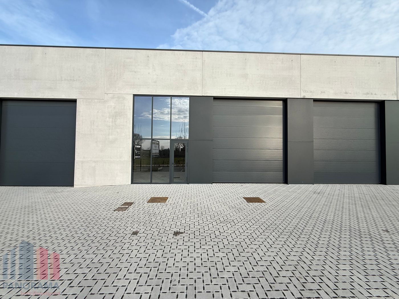 276 m² nieuwbouw KMO-unit/showroom met grote glaspartijen - photo 2